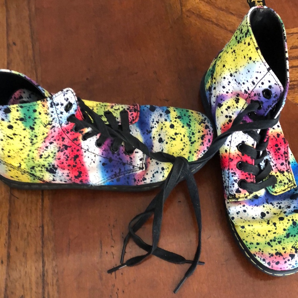 Dr Martens - canvas, rainbow/black splatter SZ 7